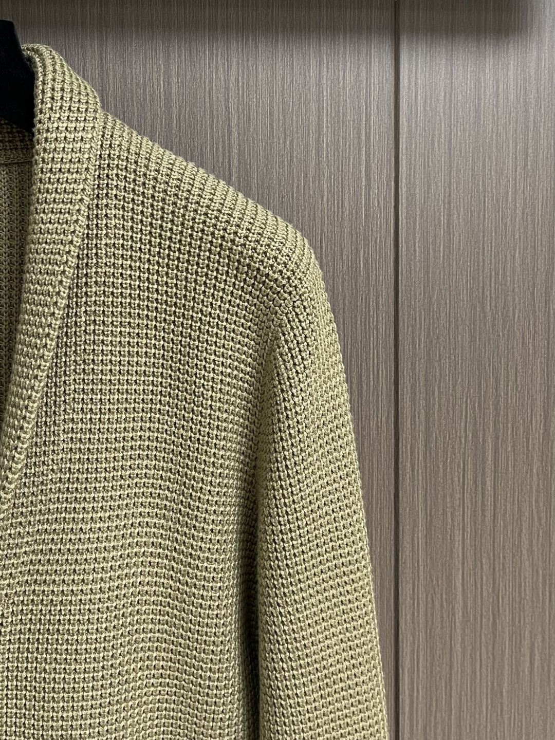 lp🆕 LoroPiana 新款老钱风休闲针织毛衣开衫，触感柔软亲肤，视觉上很精致、有质感、高贵，非常简