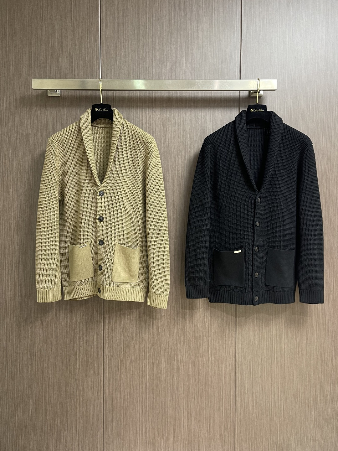 lp🆕 LoroPiana 新款老钱风休闲针织毛衣开衫，触感柔软亲肤，视觉上很精致、有质感、高贵，非常简