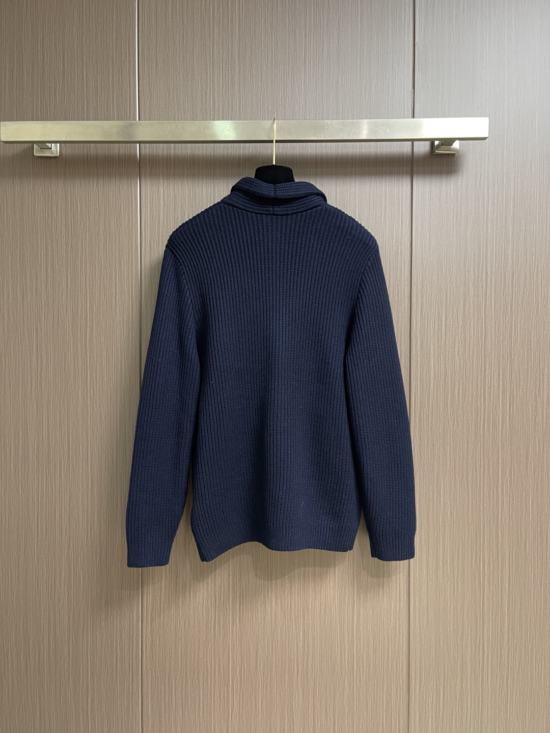 Prada 2026SS男士针织毛衣开衫，老钱新最推荐，恰到好处的时尚感 不管内搭还是外穿都很有细节感 