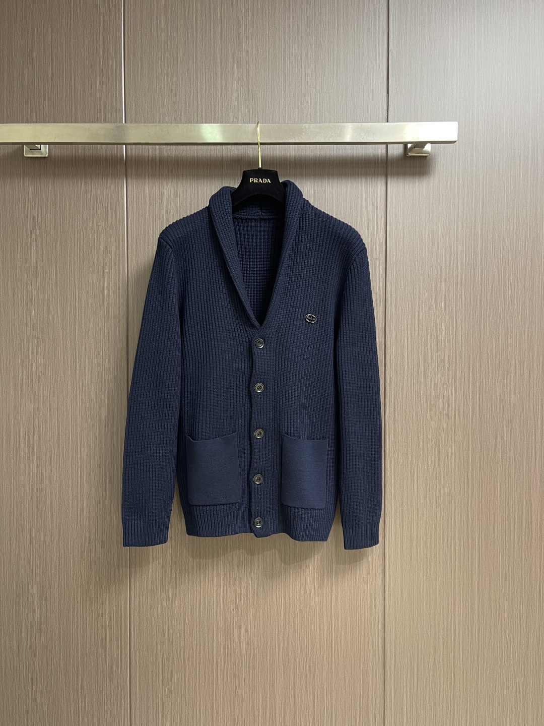 Prada 2026SS男士针织毛衣开衫，老钱新最推荐，恰到好处的时尚感 不管内搭还是外穿都很有细节感 