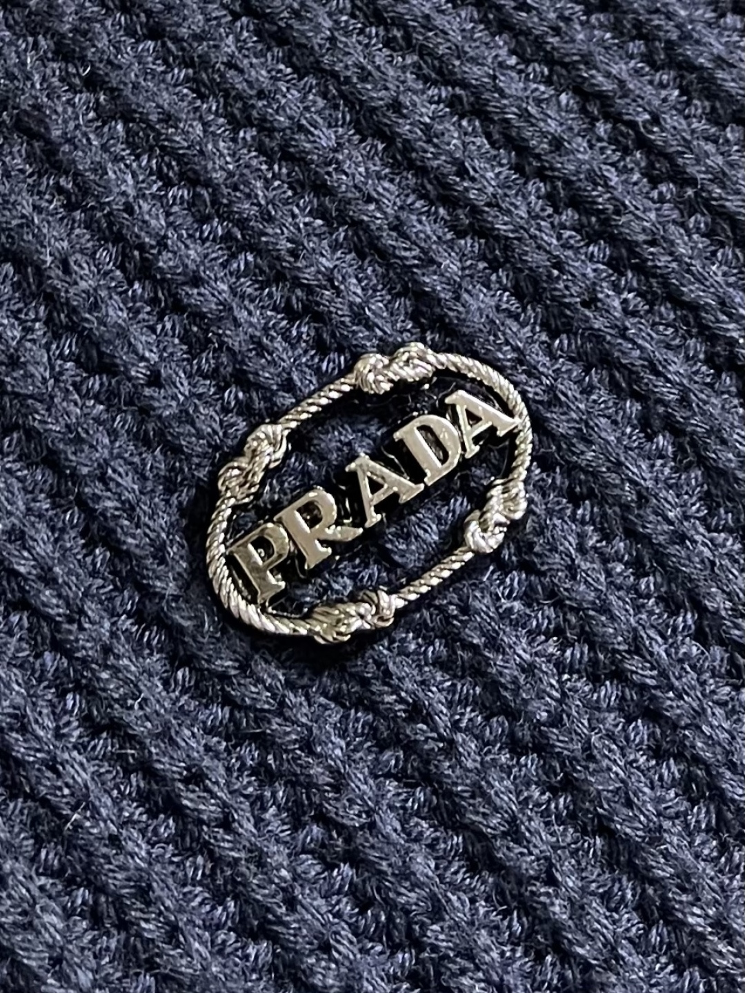 Prada 2026SS男士针织毛衣开衫，老钱新最推荐，恰到好处的时尚感 不管内搭还是外穿都很有细节感 