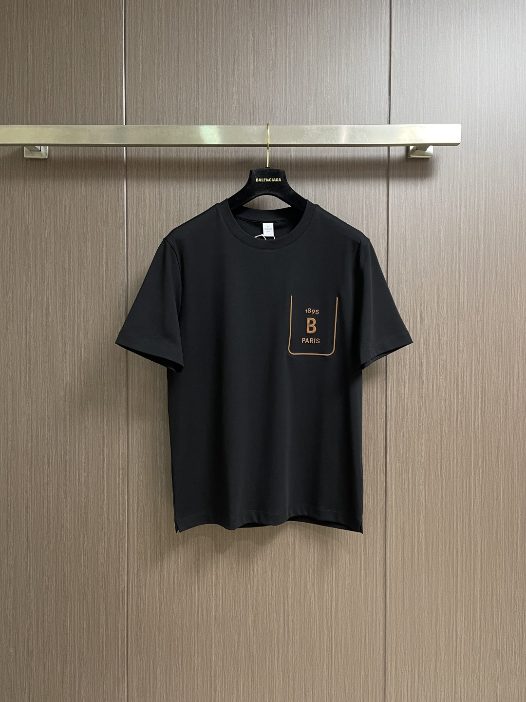 Berluti 布鲁提 2026SS夏季短袖圆领T恤打底衫，胸前简约logo设计，简约大气时尚百搭，手感