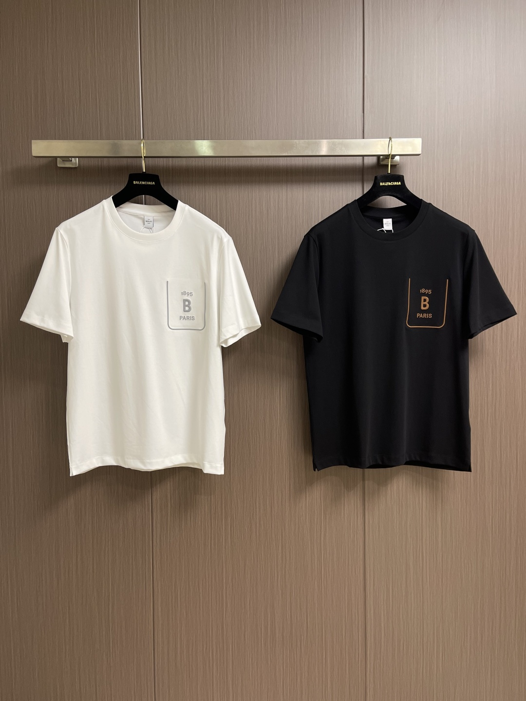 Berluti 布鲁提 2026SS夏季短袖圆领T恤打底衫，胸前简约logo设计，简约大气时尚百搭，手感