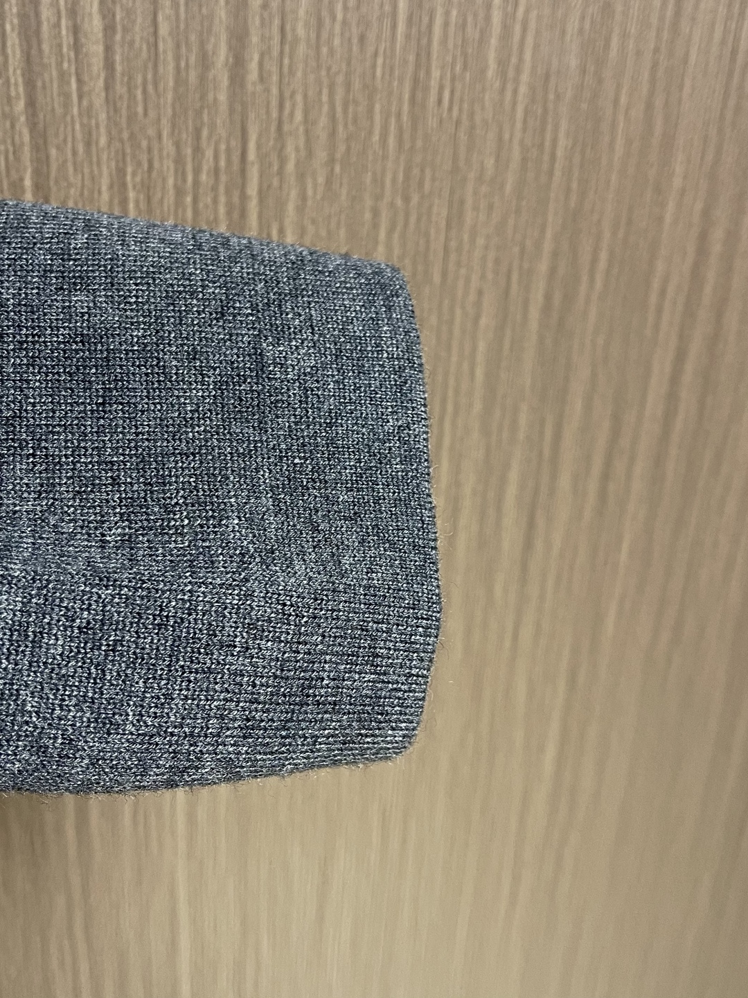 lp🆕 LoroPiana 新款老钱风休闲针织毛衣开衫，触感柔软亲肤，视觉上很精致、有质感、高贵，非常简