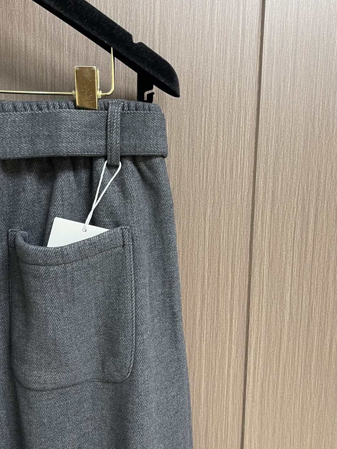 Valentino华伦天奴 腰带绵羊毛高克重加绒阔腿裤，老钱风秋冬质感担当 休闲裤 宽松裤子，这款腰带阔