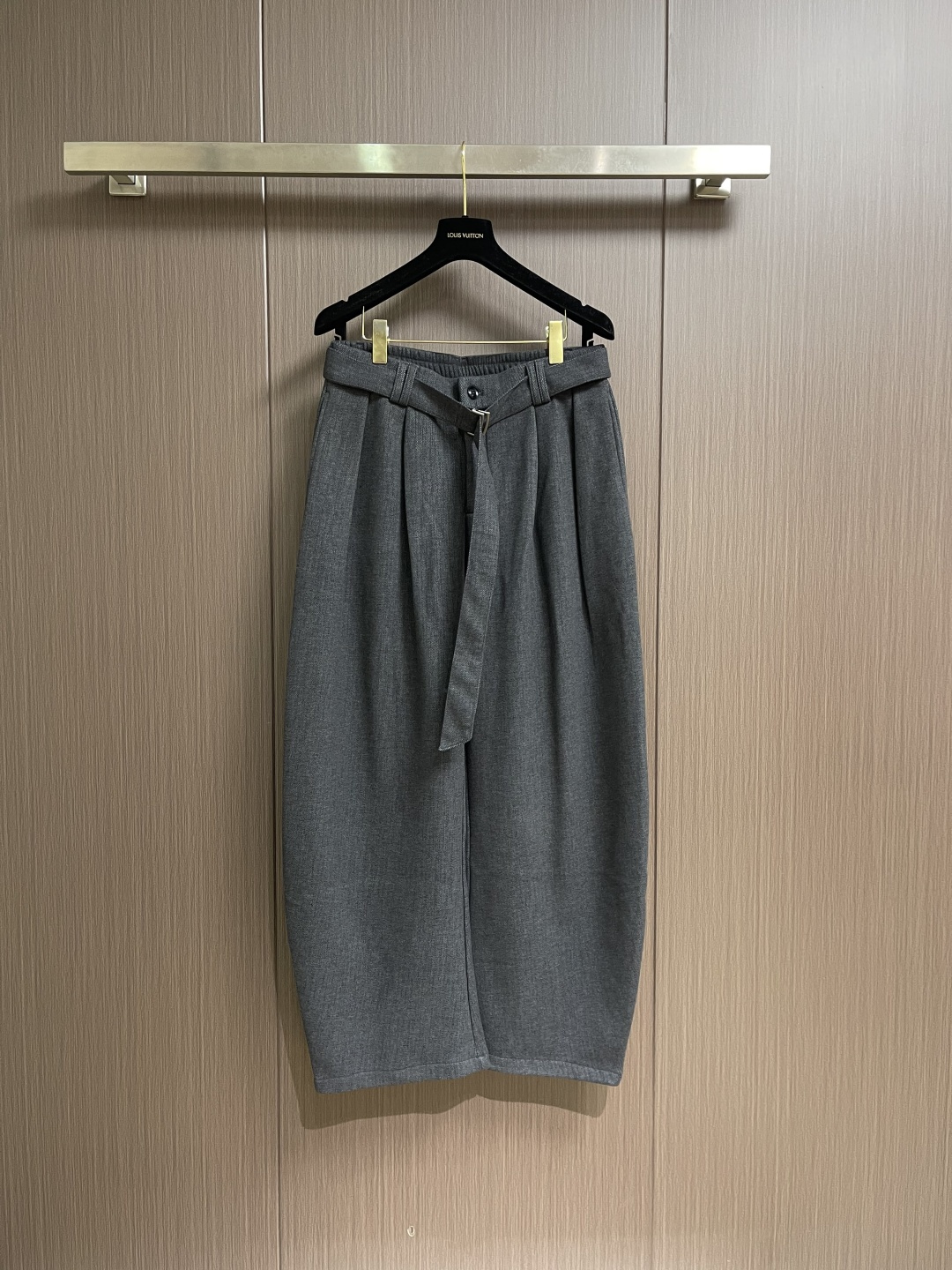 Valentino华伦天奴 腰带绵羊毛高克重加绒阔腿裤，老钱风秋冬质感担当 休闲裤 宽松裤子，这款腰带阔