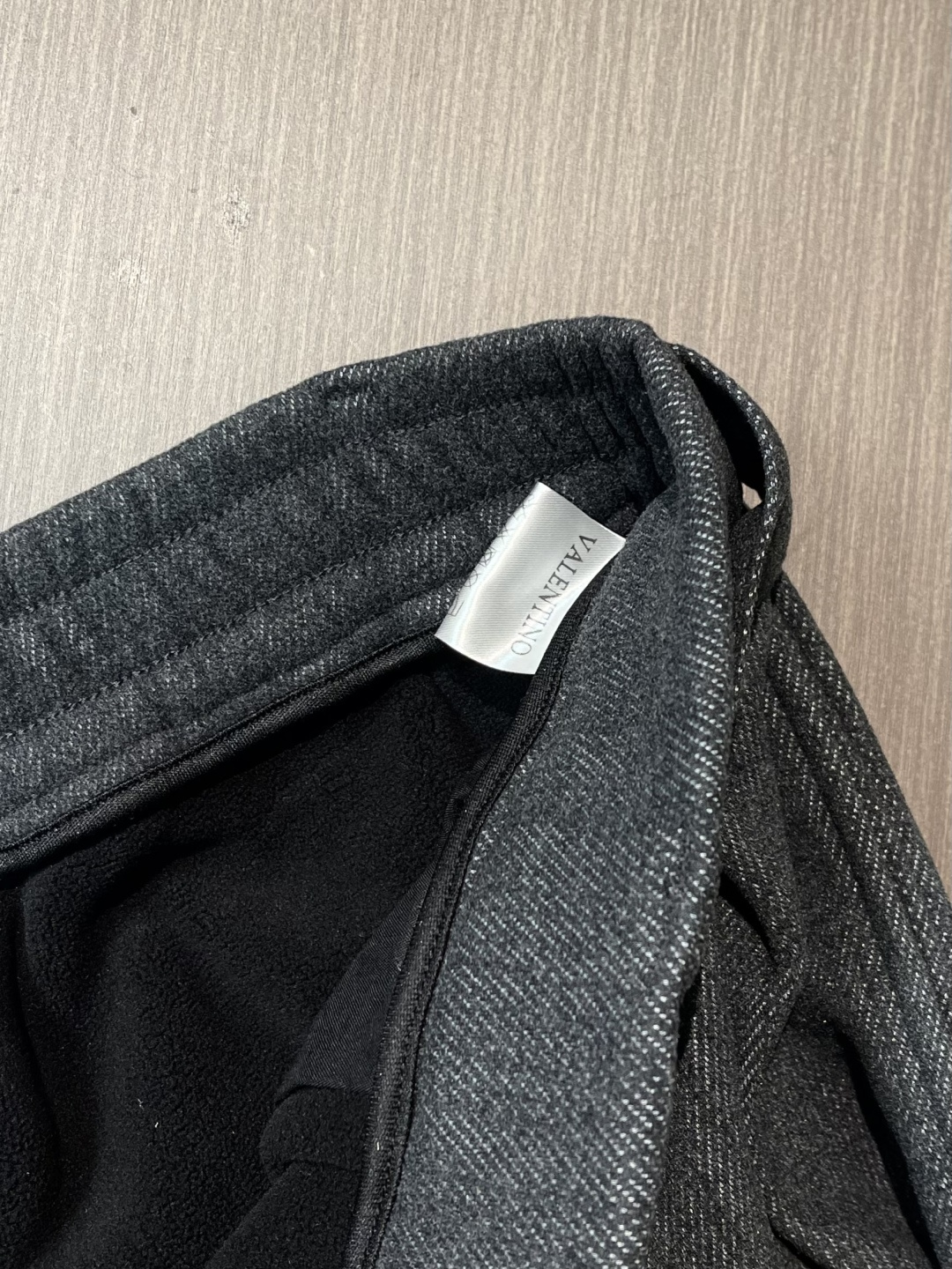 Valentino华伦天奴 腰带绵羊毛高克重加绒阔腿裤，老钱风秋冬质感担当 休闲裤 宽松裤子，这款腰带阔