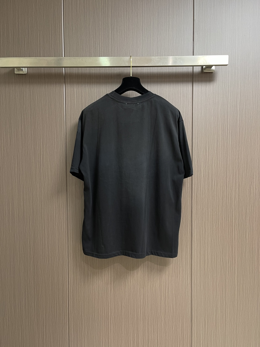 Acne Studios 喷绘做旧徽标短袖T恤，定制云绒爽滑雪感棉 垂感爽滑 细腻透气 一抹云石灰白随性