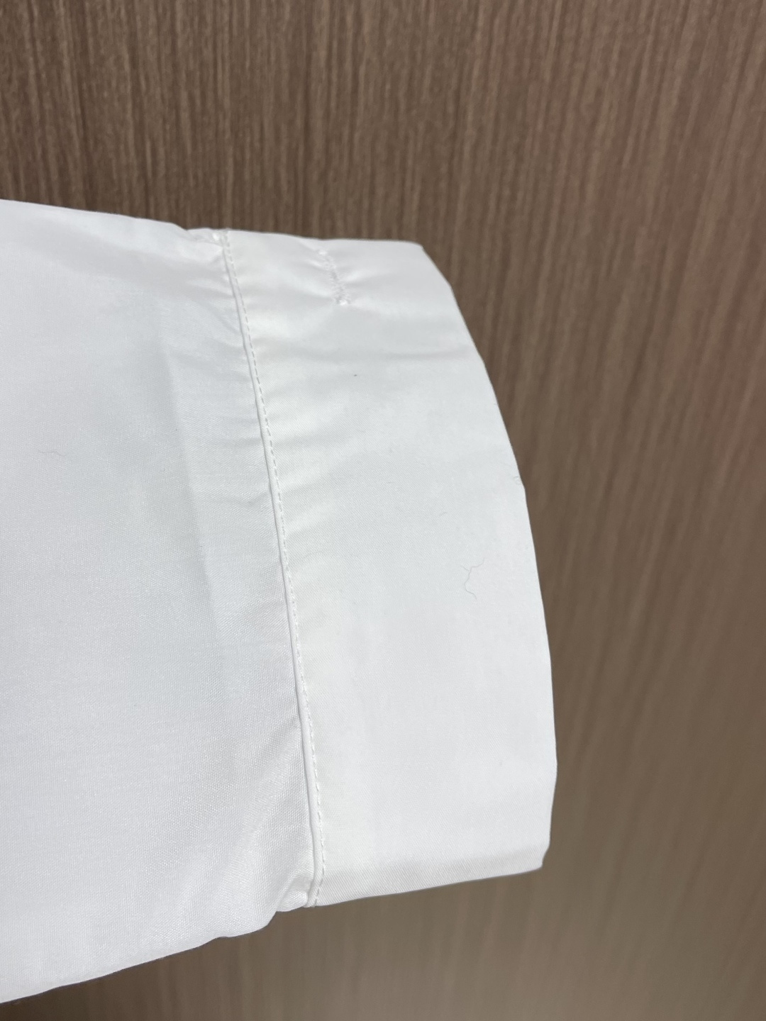 ✅🌾售后 PRADA 拼接印花假两件长袖衬衫，采用进口桑蚕丝与高支棉混纺面料，桑蚕丝带来柔滑光泽与透气垂