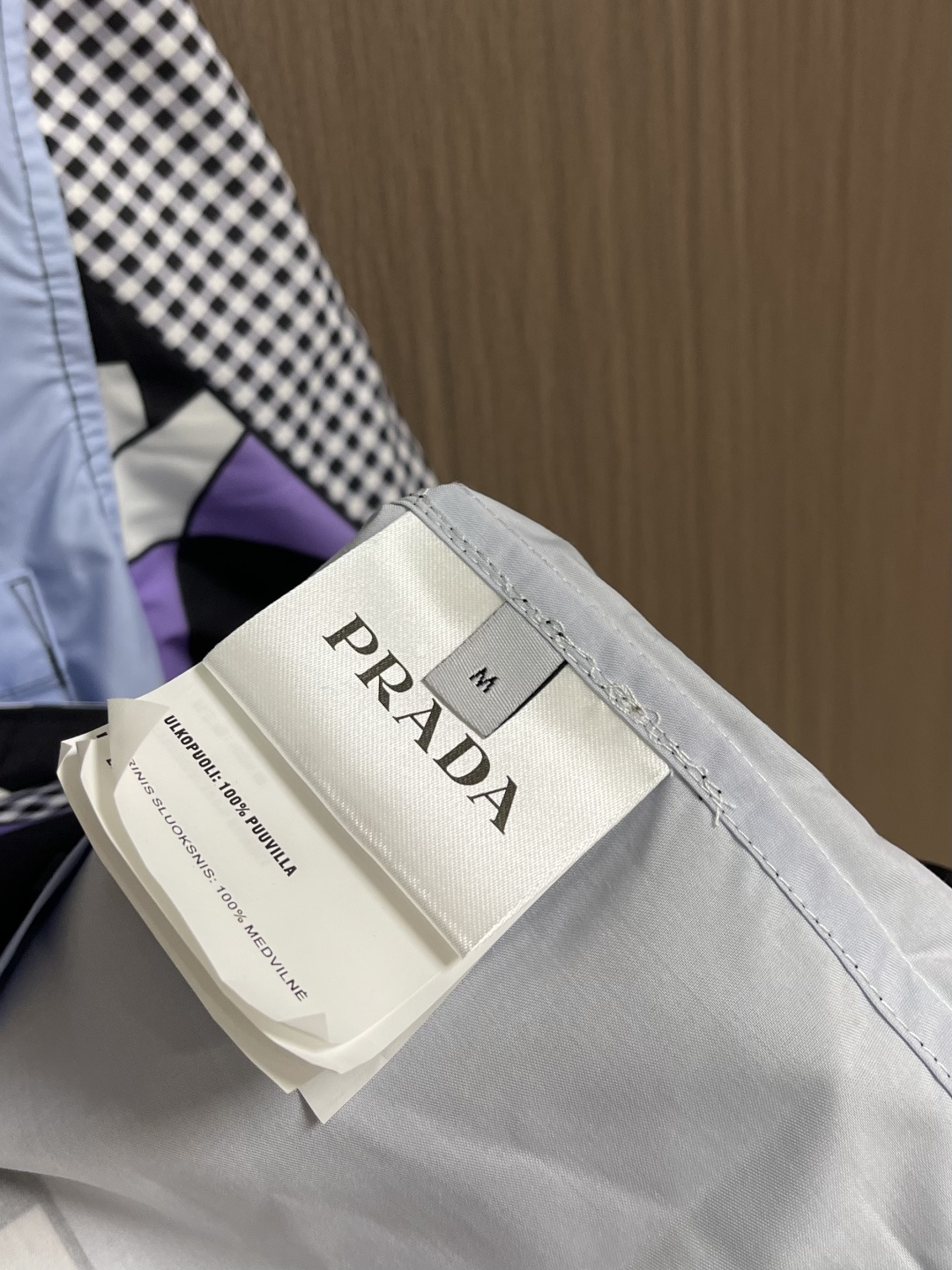 ✅🌾售后 PRADA 拼接印花假两件长袖衬衫，采用进口桑蚕丝与高支棉混纺面料，桑蚕丝带来柔滑光泽与透气垂