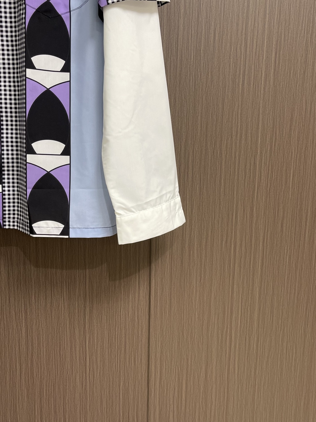 ✅🌾售后 PRADA 拼接印花假两件长袖衬衫，采用进口桑蚕丝与高支棉混纺面料，桑蚕丝带来柔滑光泽与透气垂