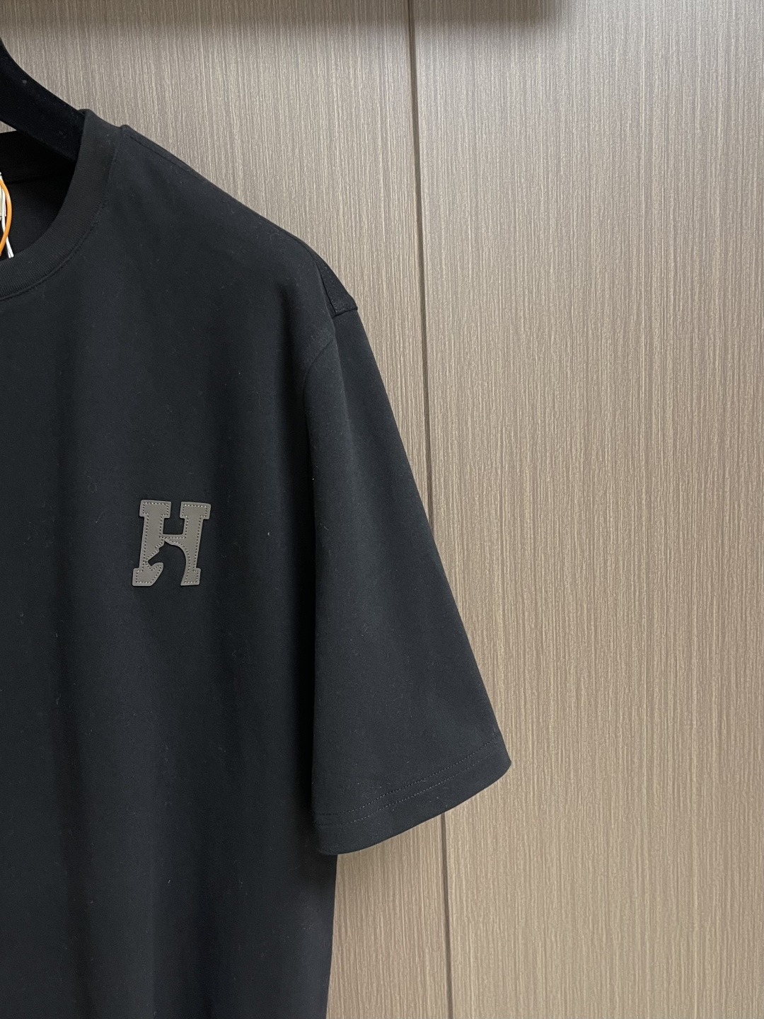 ✅🌾售后 Hermes Paris骏马皮革短袖T恤，定制双面云绒精梳棉，将马的力量与H的优雅熔铸为可穿戴