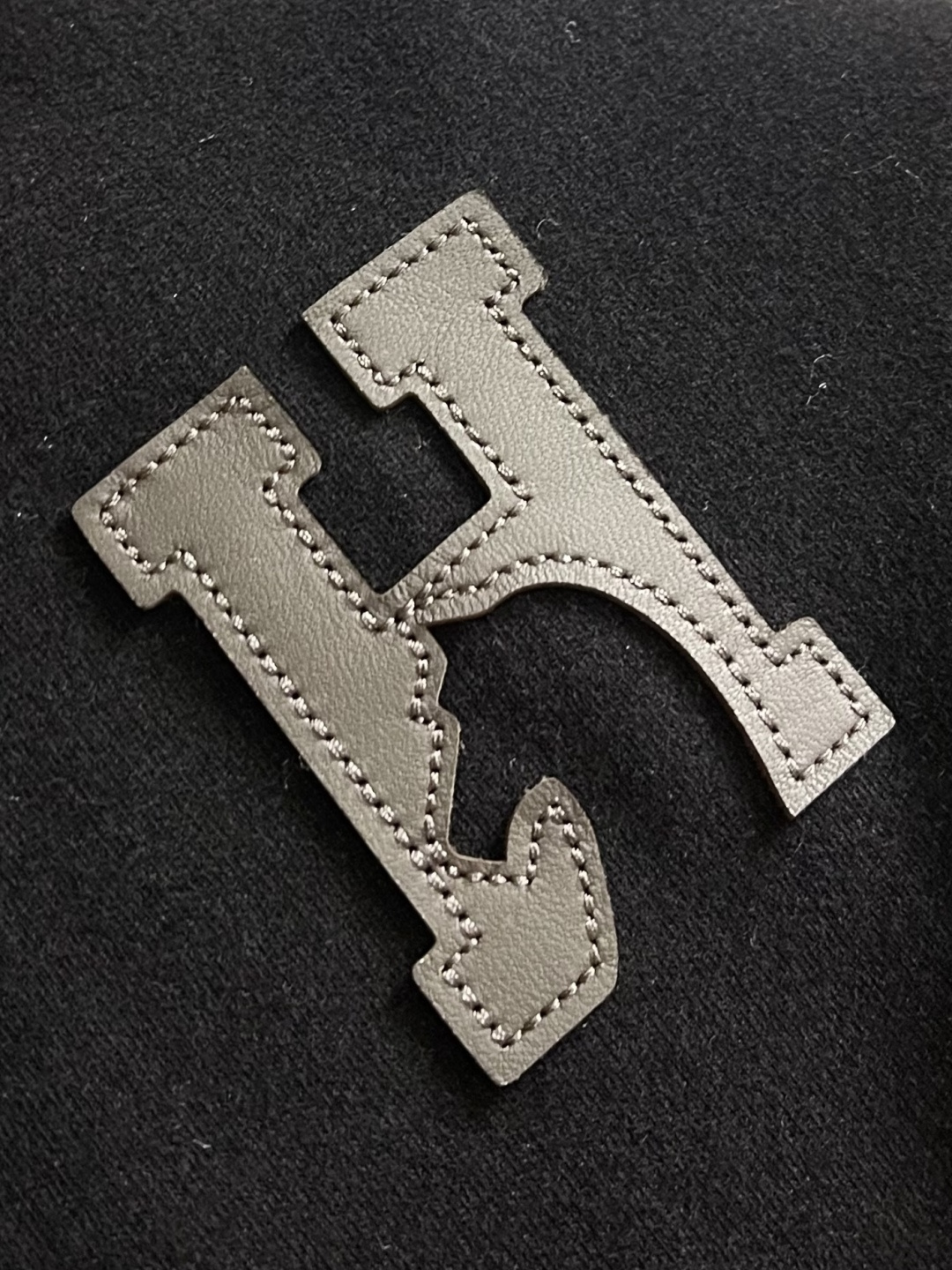 ✅🌾售后 Hermes Paris骏马皮革短袖T恤，定制双面云绒精梳棉，将马的力量与H的优雅熔铸为可穿戴