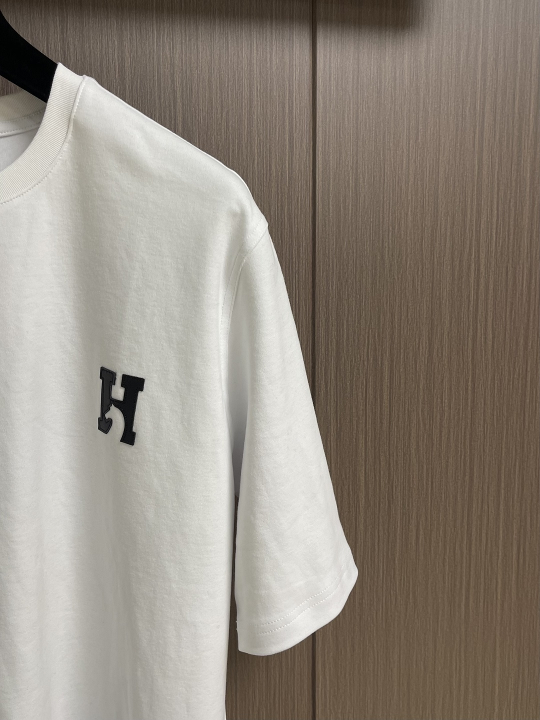 ✅🌾售后 Hermes Paris骏马皮革短袖T恤，定制双面云绒精梳棉，将马的力量与H的优雅熔铸为可穿戴