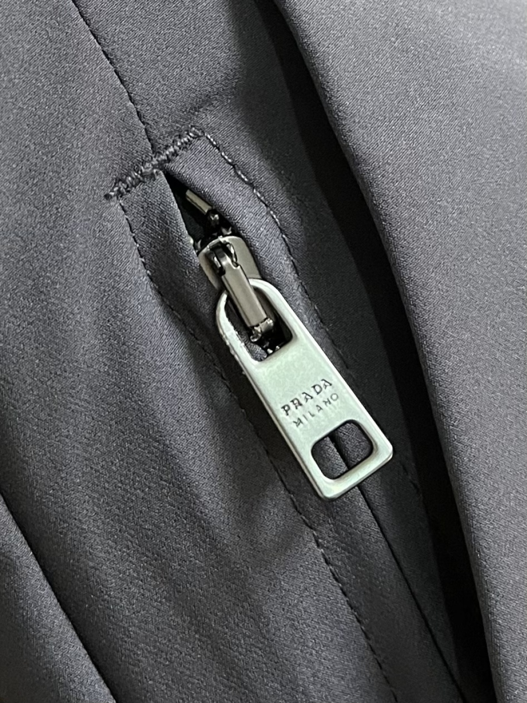 ✅🌾售后 Prada 2026ss运动休闲西裤，面料舒适透气，双侧插口袋设计！一款日常穿着，兼备多功能休