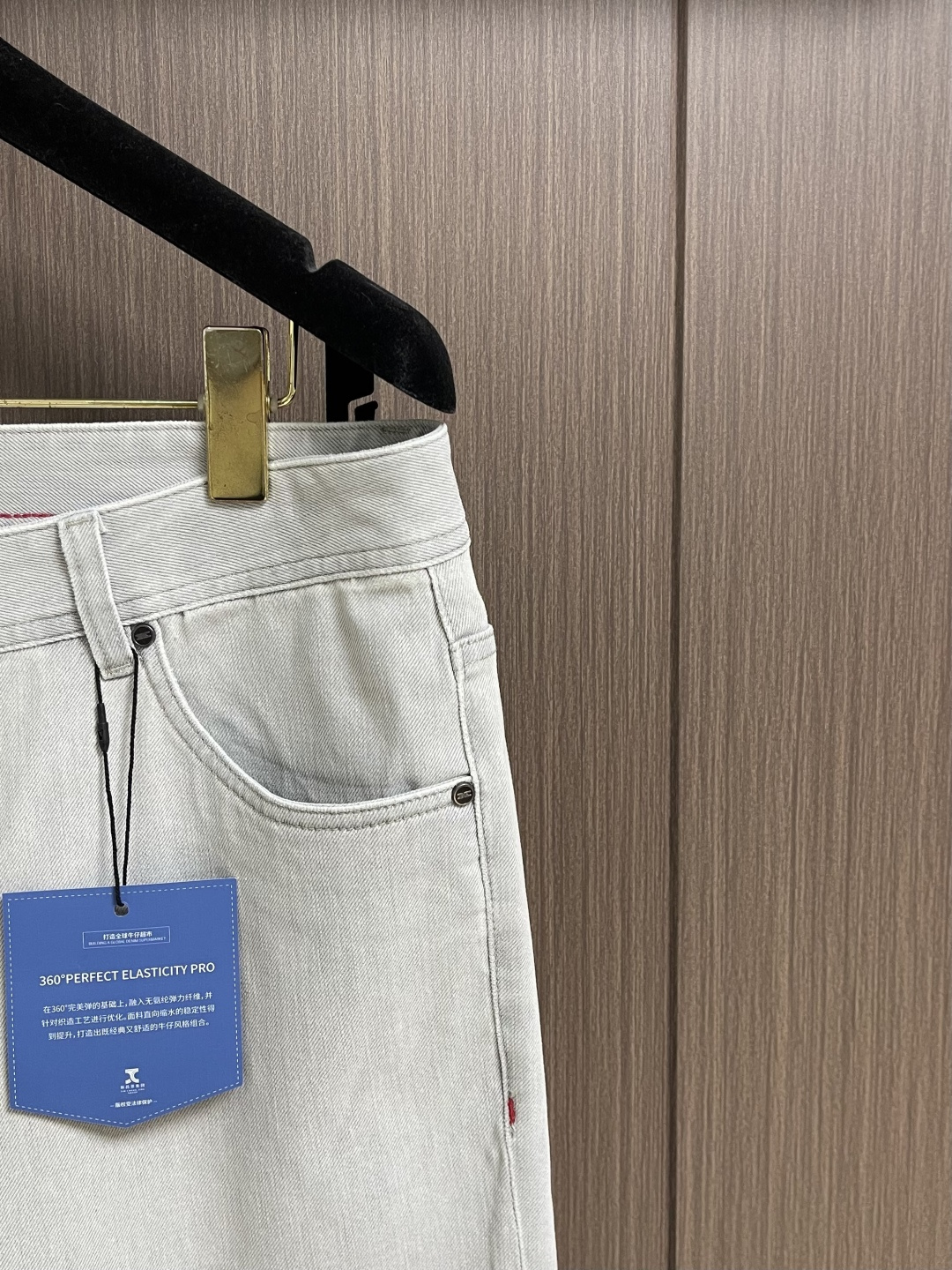 ✅🌾售后 Kiton 2026SS春季新款男士直筒牛仔裤，棉质牛仔面料打造质地柔软又不失筋骨，手感干爽有