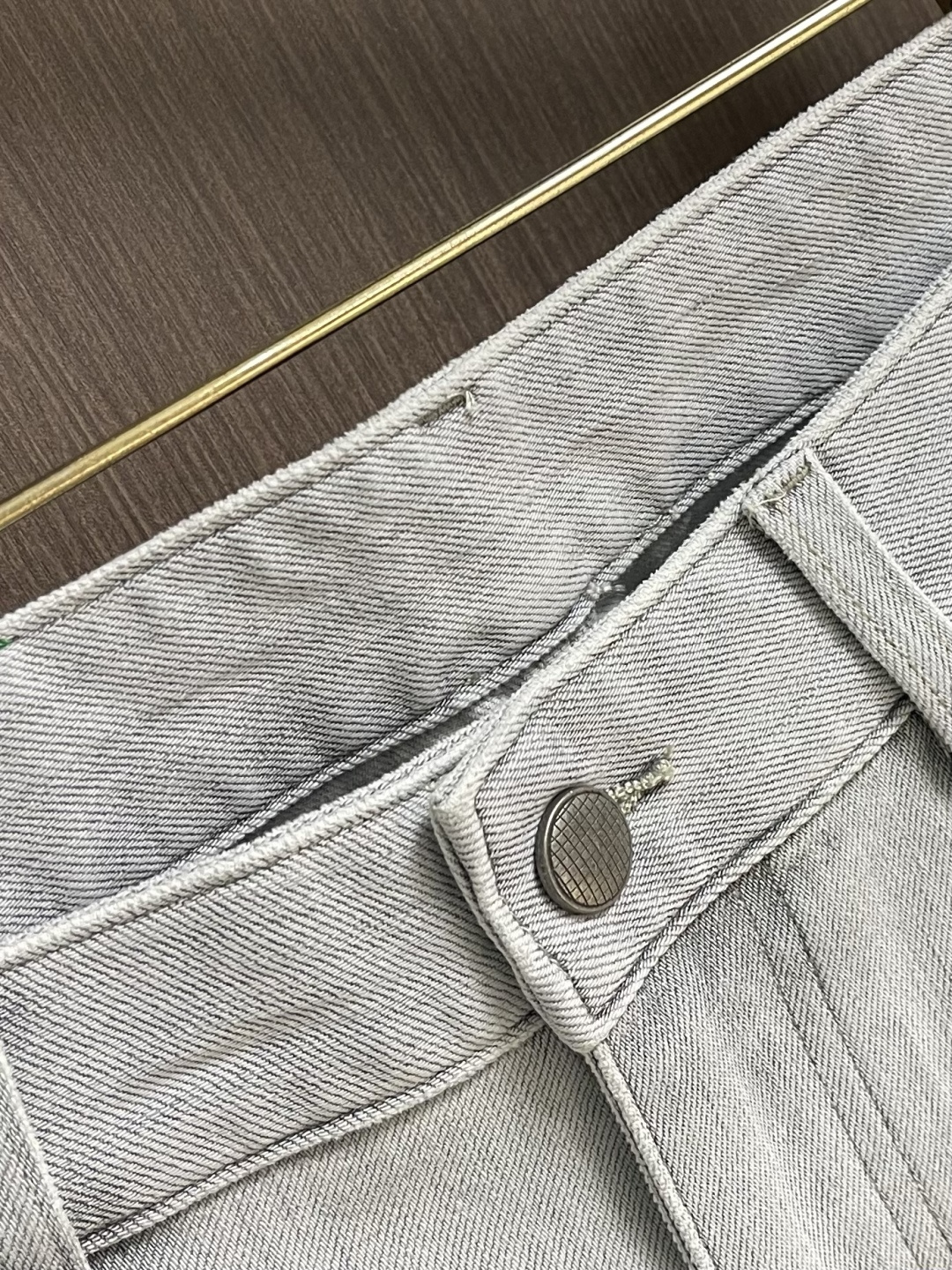 ✅🌾售后 BV 早春新款男款小直筒牛仔裤 特殊天丝混纺面料牛仔长裤 高端时尚休闲牛仔裤 简约时尚的三维裁