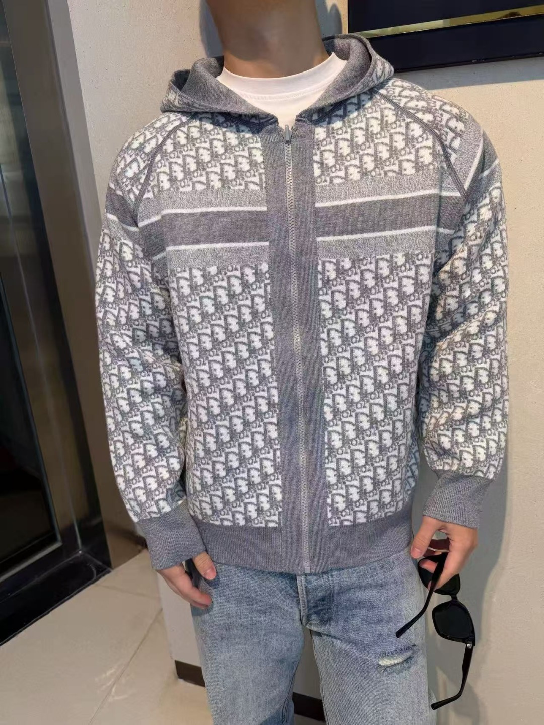 _dxM9s-f1Hs2fj028dY0R5sTr_N4dlRXXiIEzfjg