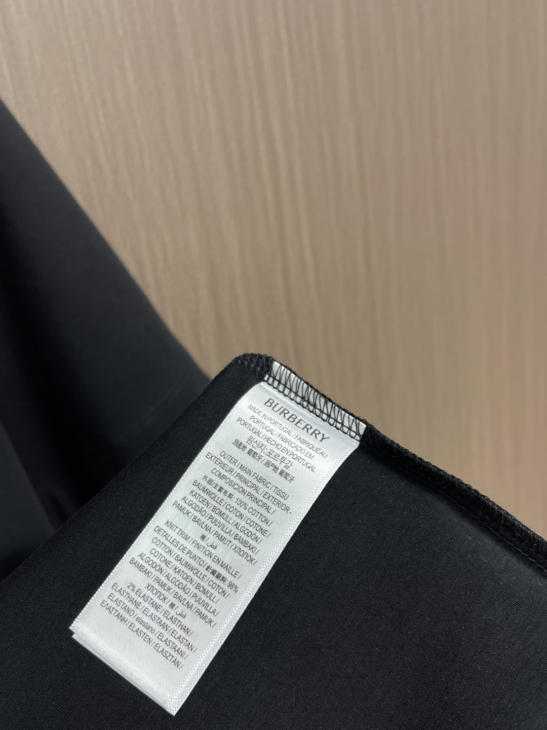 ✅新款 Burberry 金属战马标识圆领短袖T恤，面料经过精细加工和处理，具有优良的质地和性能。手感柔
