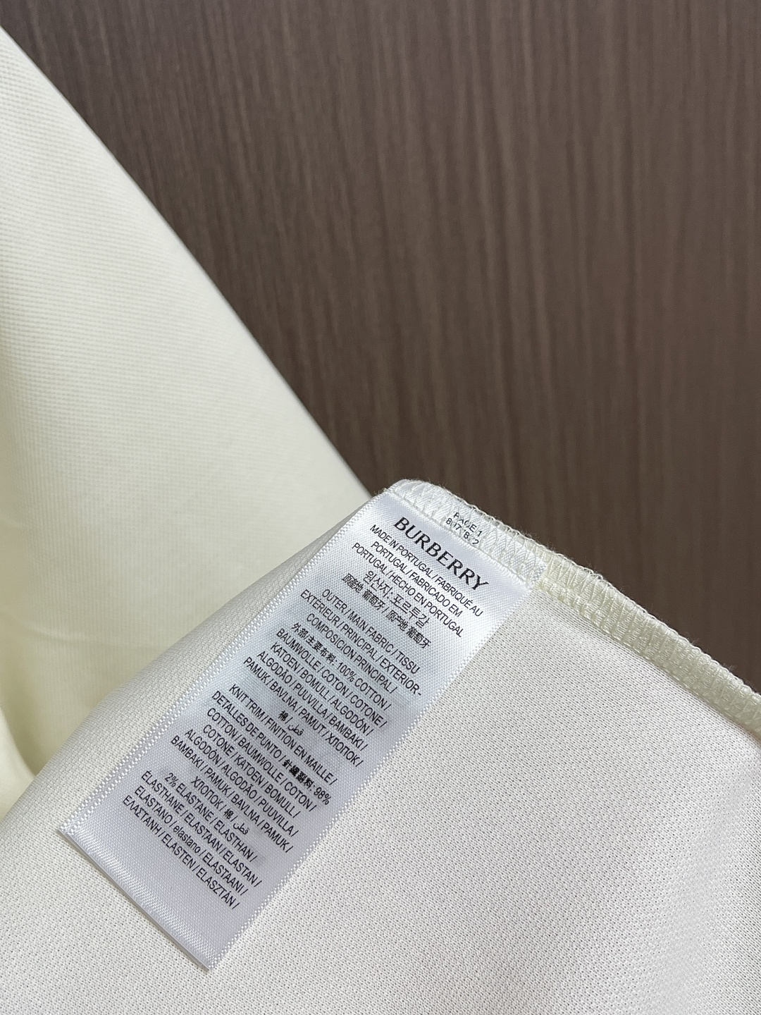 ✅新款 Burberry 金属战马标识短袖POLO，面料经过精细加工和处理，具有优良的质地和性能。手感柔