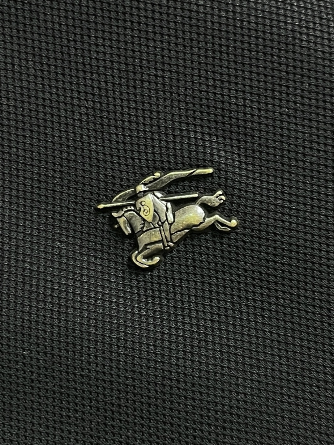 ✅新款 Burberry 金属战马标识短袖POLO，面料经过精细加工和处理，具有优良的质地和性能。手感柔