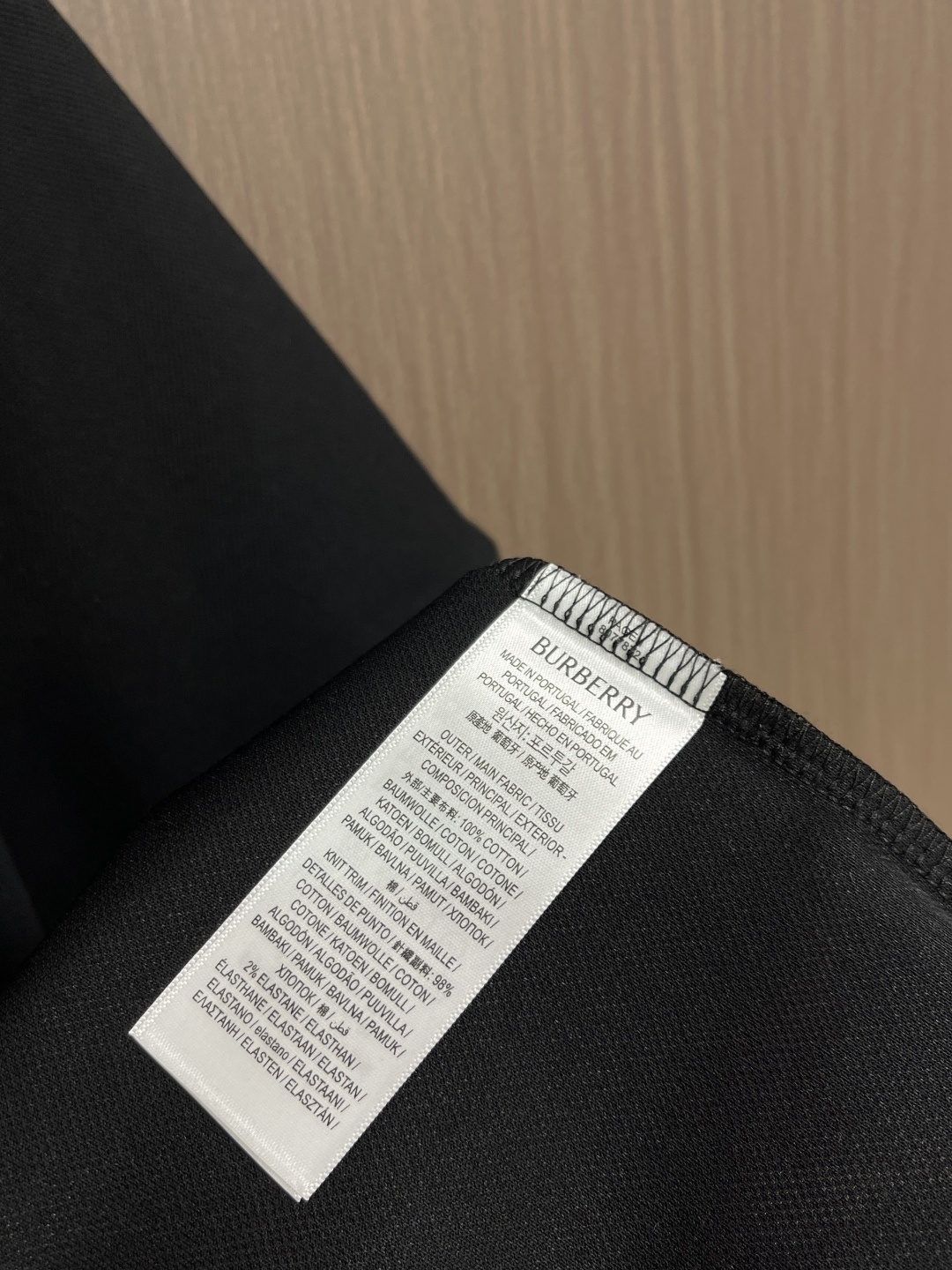 ✅新款 Burberry 金属战马标识短袖POLO，面料经过精细加工和处理，具有优良的质地和性能。手感柔