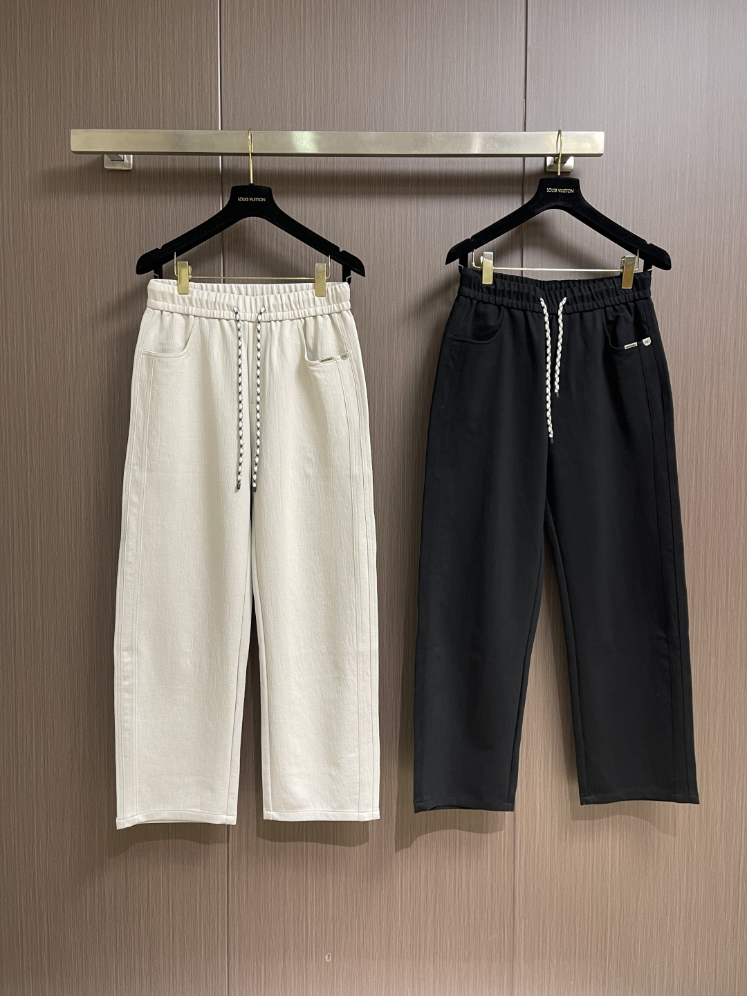 。🩵Balenciaga 2026SS早春新款直筒阔腿休闲卫裤，简约时尚新款定制面料，身穿手感舒适 低调