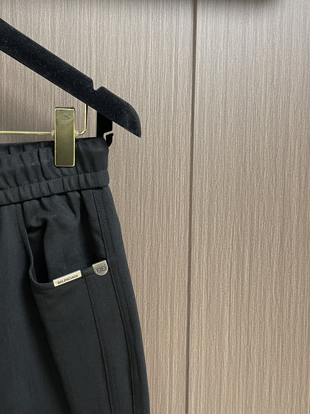 。🩵Balenciaga 2026SS早春新款直筒阔腿休闲卫裤，简约时尚新款定制面料，身穿手感舒适 低调