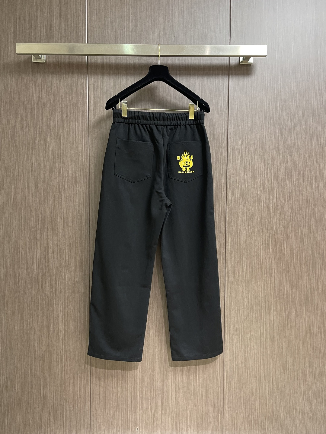 。🩵Balenciaga 2026SS早春新款直筒阔腿休闲卫裤，简约时尚新款定制面料，身穿手感舒适 低调