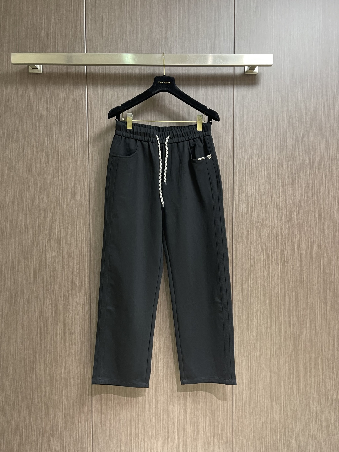 。🩵Balenciaga 2026SS早春新款直筒阔腿休闲卫裤，简约时尚新款定制面料，身穿手感舒适 低调