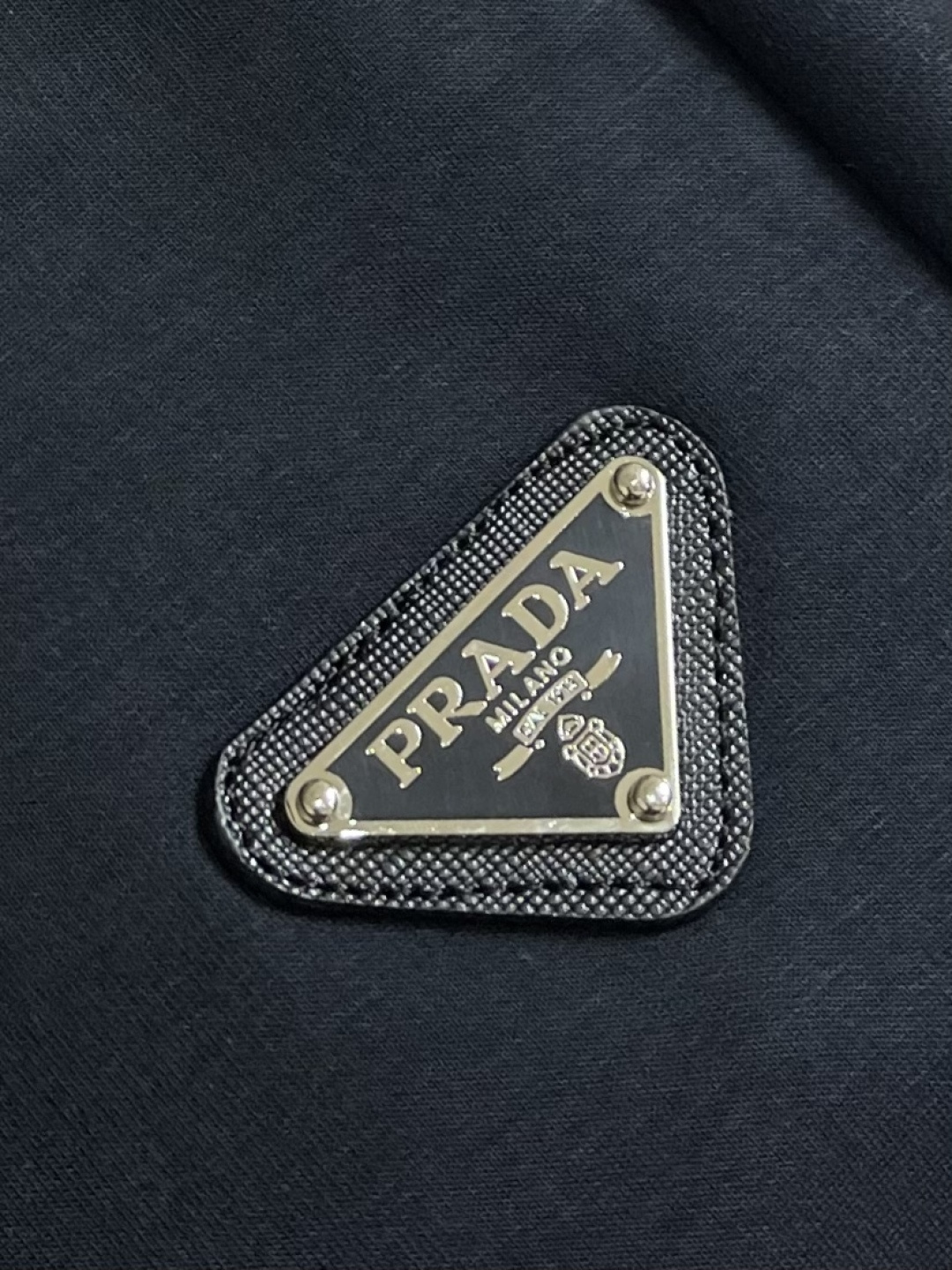 。🩵Prada 2026SS早春新品束腿卫裤，面料无敌，型款设计都无可挑剔的百搭款卫裤，户外运动都美的简