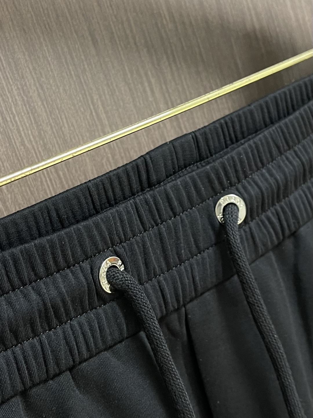 。🩵PRADA 2026ss 标识logo运动多袋休闲卫裤、定制原版专属面料，面料舒适透气,松紧腰头,多