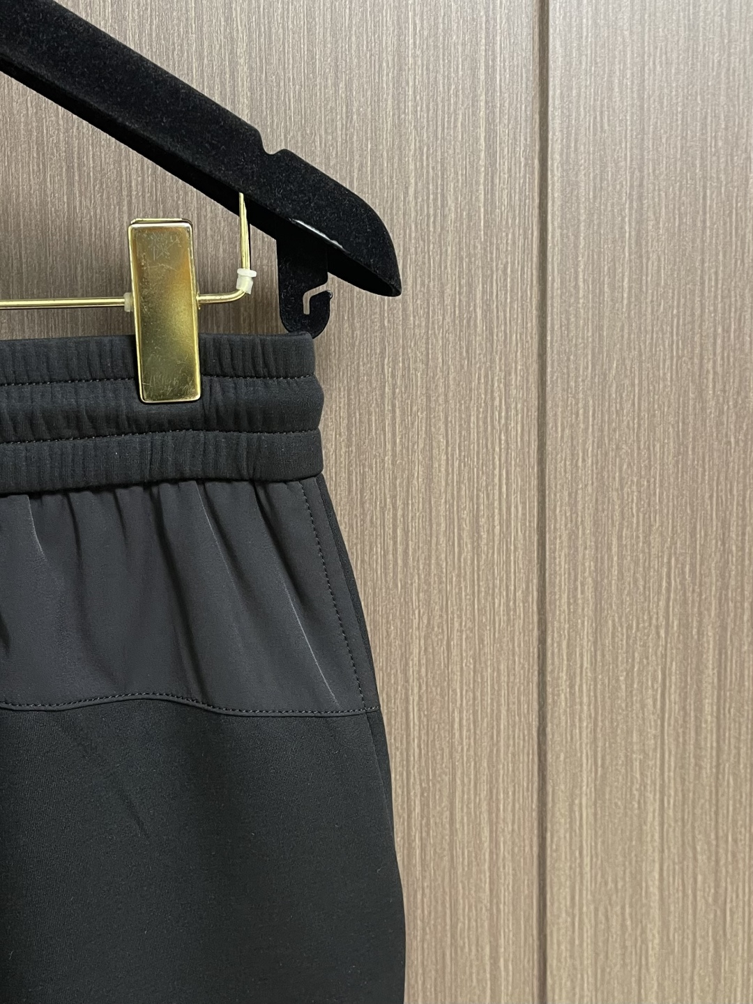 。🩵PRADA 2026ss 标识logo运动多袋休闲卫裤、定制原版专属面料，面料舒适透气,松紧腰头,多