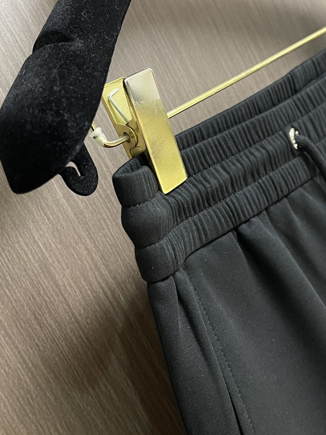 。🩵PRADA 2026ss 标识logo运动多袋休闲卫裤、定制原版专属面料，面料舒适透气,松紧腰头,多