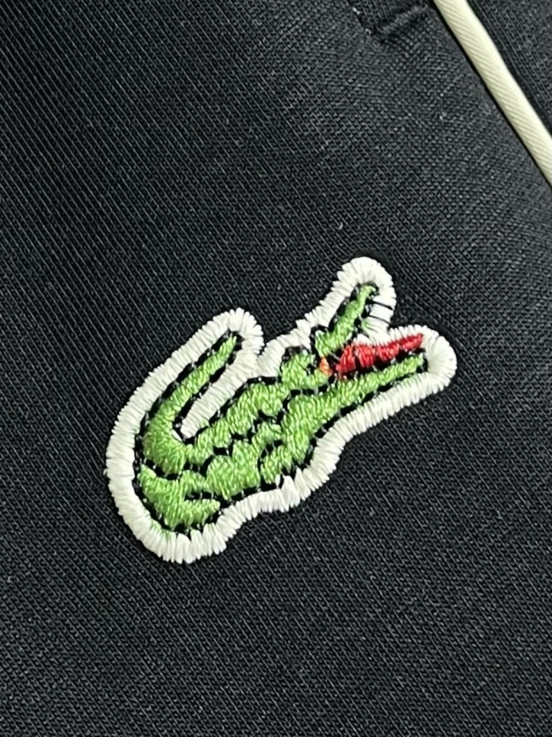 。🩵Lacoste 2026SS早春新款休闲直筒卫裤，客供定制面料，鳄鱼刺绣点缀，所有辅料细节齐全，完美