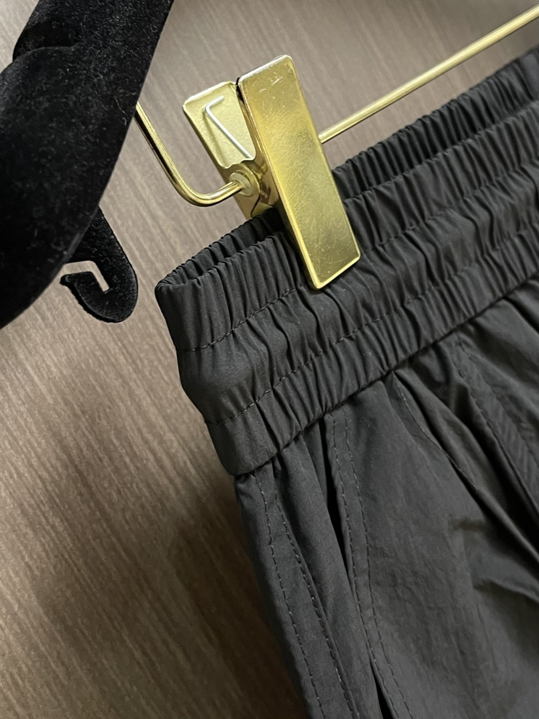 Balenciaga 宽松阔腿裤，重工艺水洗个性系列，简直就是量身定制的 style，满满早春的feel