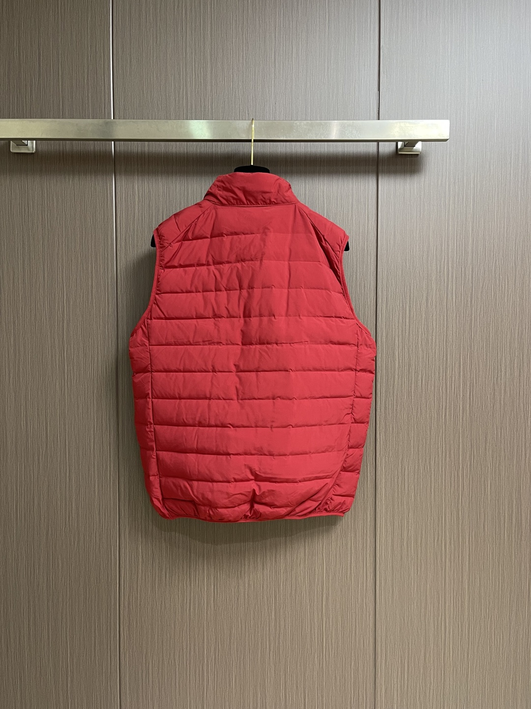 arcteryx 始祖鸟秋冬羽绒立领情侣马甲，日常休闲 随意搭配 都是无可挑剔，送人自留！都非常有面，经