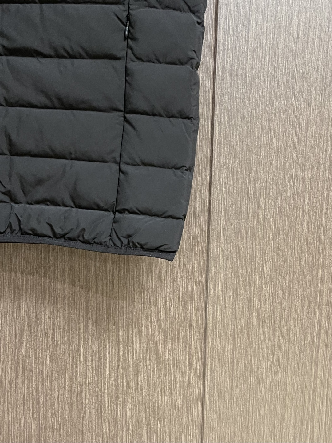 arcteryx 始祖鸟秋冬羽绒立领情侣马甲，日常休闲 随意搭配 都是无可挑剔，送人自留！都非常有面，经