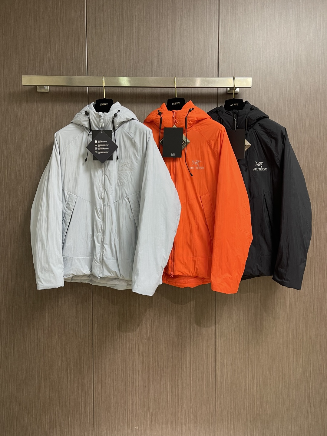 arcteryx 始祖鸟2026ss早春新品连帽轻薄羽绒外套，进口原版面料，工艺极度复杂，视觉相当雅致时