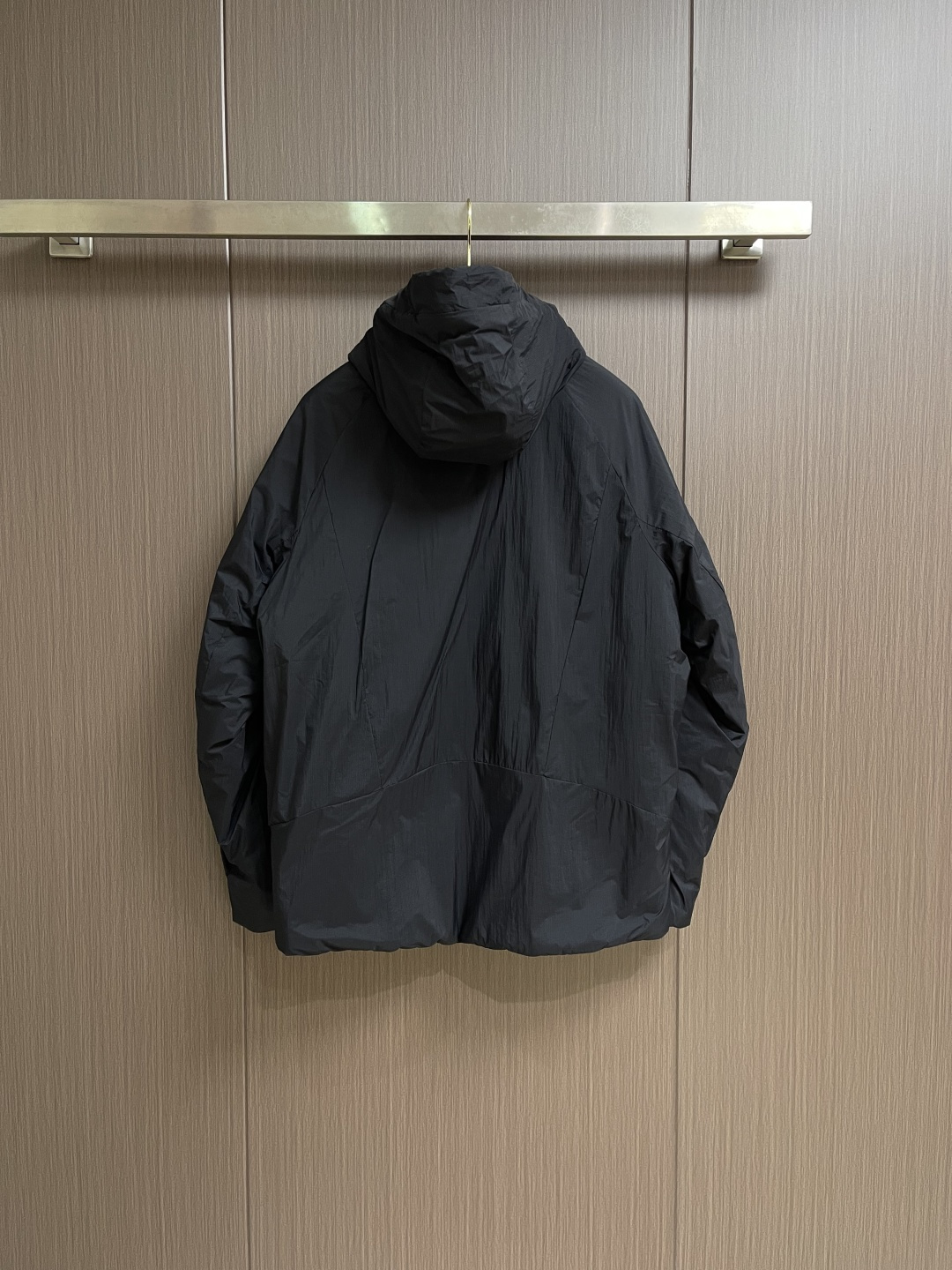 arcteryx 始祖鸟2026ss早春新品连帽轻薄羽绒外套，进口原版面料，工艺极度复杂，视觉相当雅致时