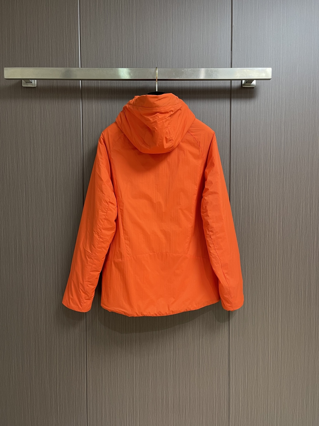 arcteryx 始祖鸟2026ss早春新品连帽轻薄羽绒外套，进口原版面料，工艺极度复杂，视觉相当雅致时