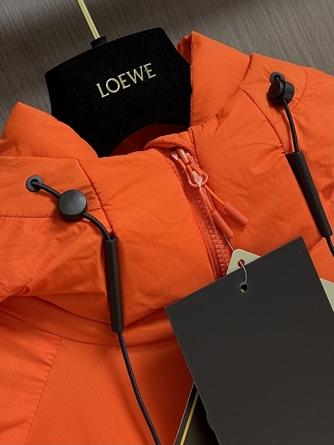 arcteryx 始祖鸟2026ss早春新品连帽轻薄羽绒外套，进口原版面料，工艺极度复杂，视觉相当雅致时