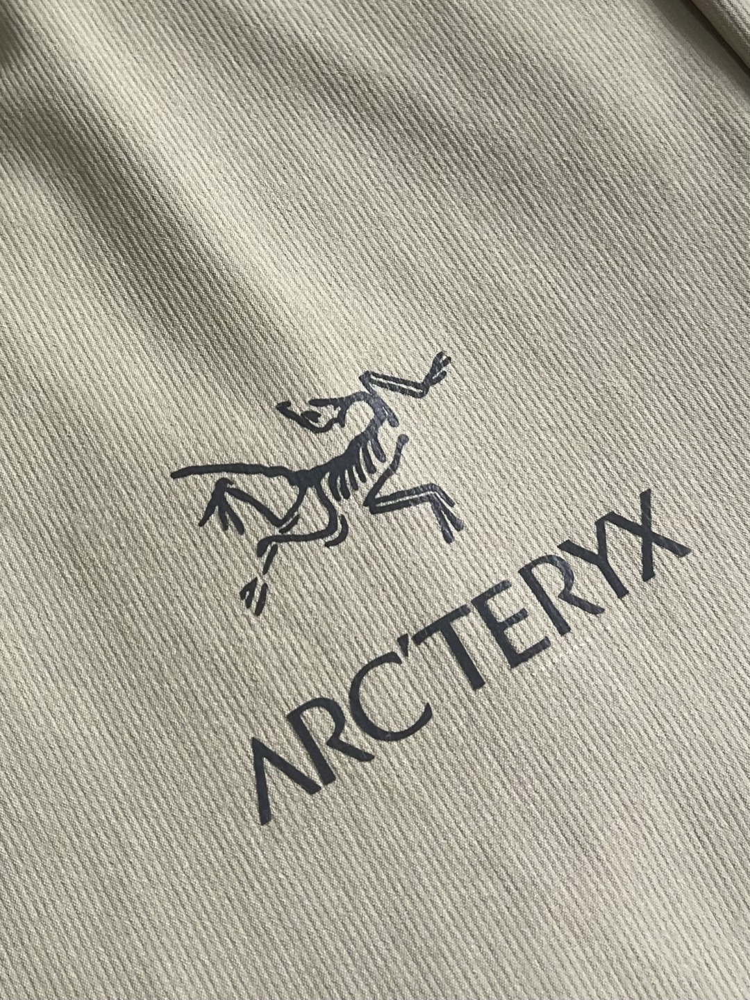 ARCTERYX  始祖鸟户外防风透气春夏男士软壳裤！无缝设计，高热度鸟家户外机能风3D立体修身裁剪，高