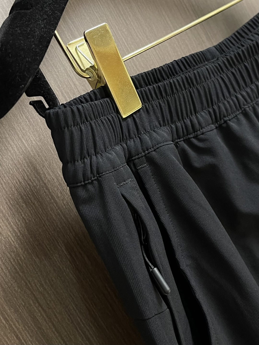 ARCTERYX  始祖鸟户外防风透气春夏男士软壳裤！无缝设计，高热度鸟家户外机能风3D立体修身裁剪，高