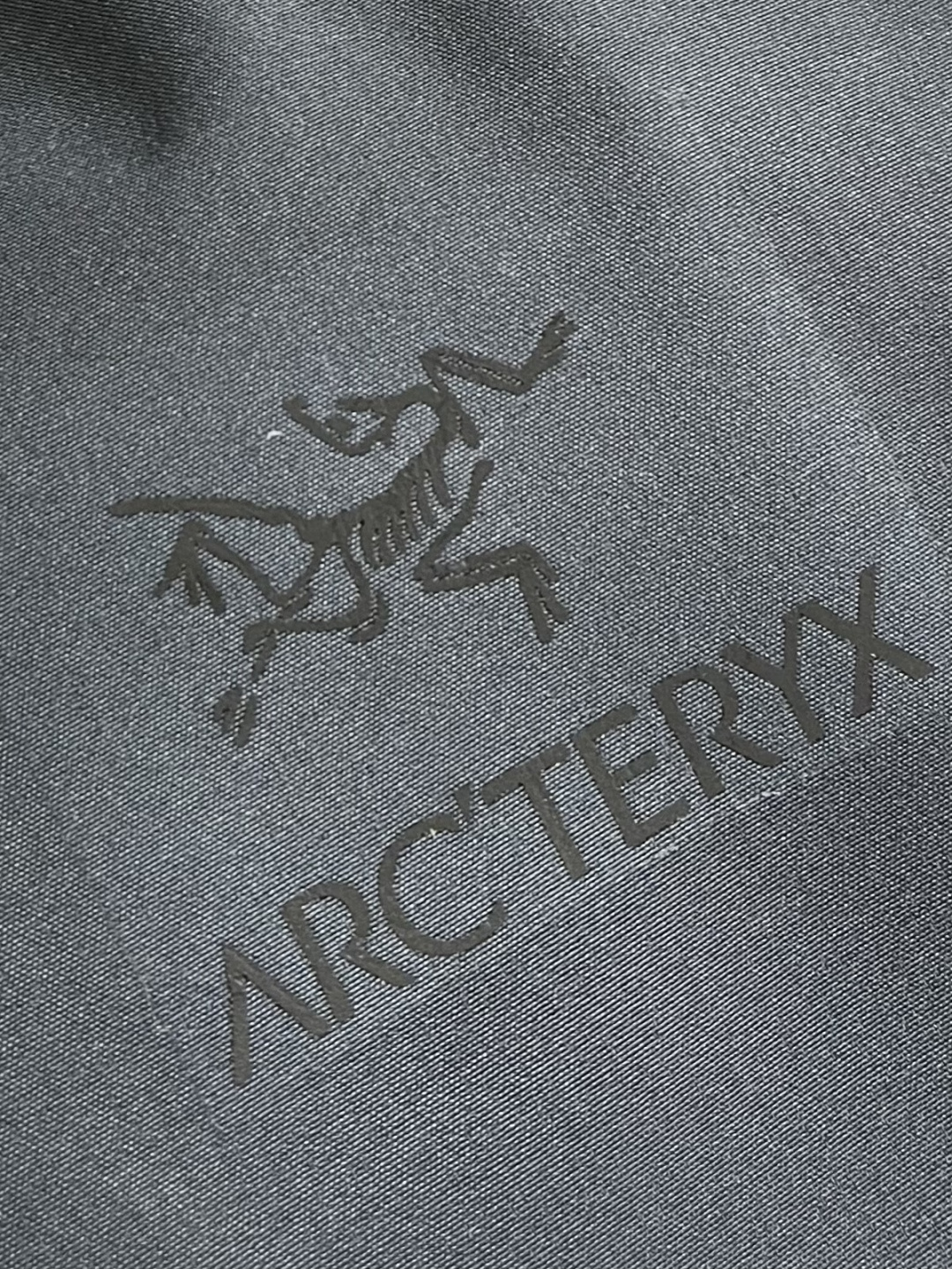 ARC’TERYX 始祖鸟户外 休闲通勤 机能裤 它是可以被定义为一条‘皮肤裤’，防晒抗撕裂，整条裤子包