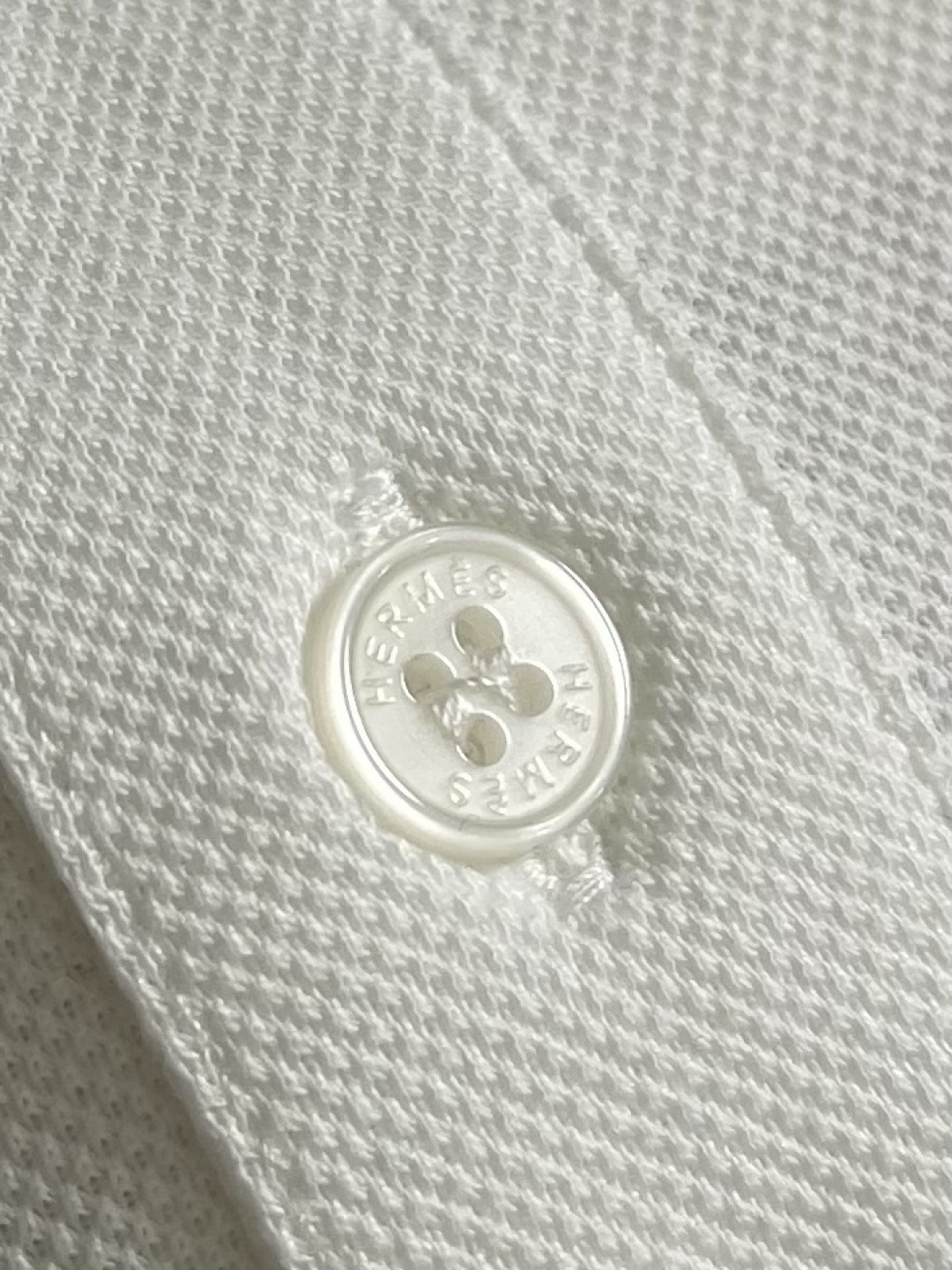 Hermes 2026ss春夏商务休闲男士短袖Polo衫．经典百搭．衣橱必备的款式 三粒扣翻领款式 胸口