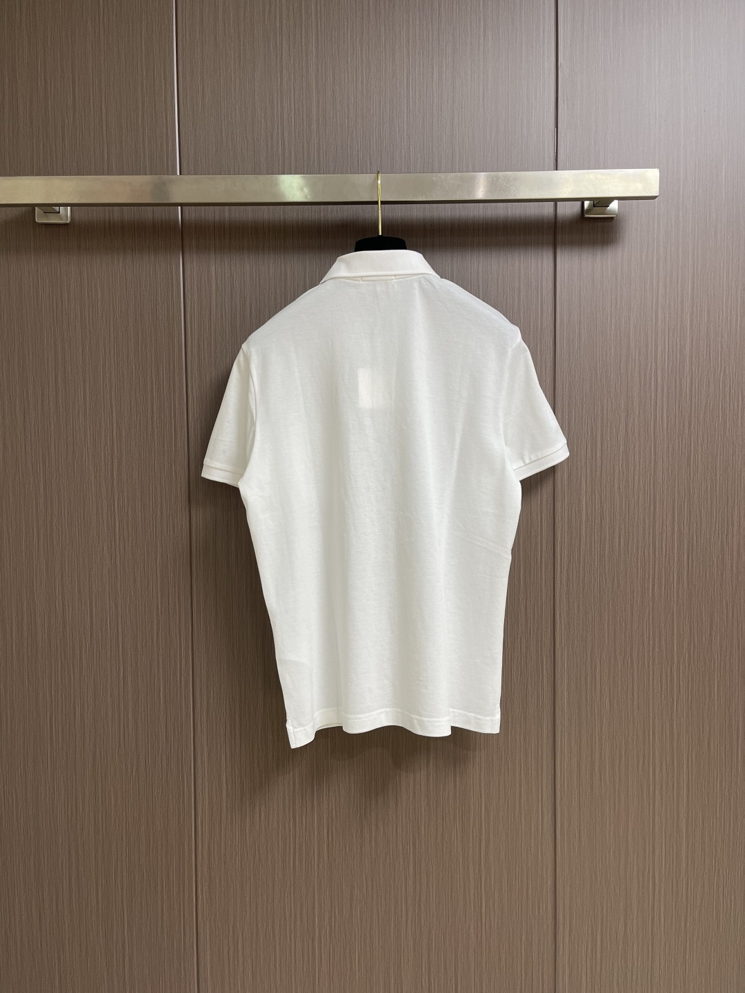 Hermes 2026ss春夏商务休闲男士短袖Polo衫．经典百搭．衣橱必备的款式 三粒扣翻领款式 胸口