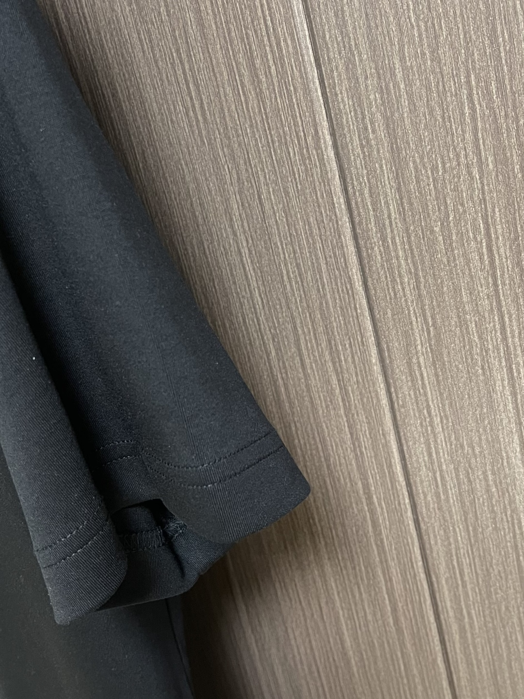 Berluti 布鲁提 2026SS夏季短袖圆领T恤打底衫，胸前简约logo设计，简约大气时尚百搭，手感