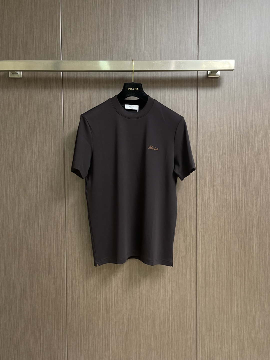 Berluti 布鲁提 2026SS夏季短袖圆领T恤打底衫，胸前简约logo设计，简约大气时尚百搭，手感