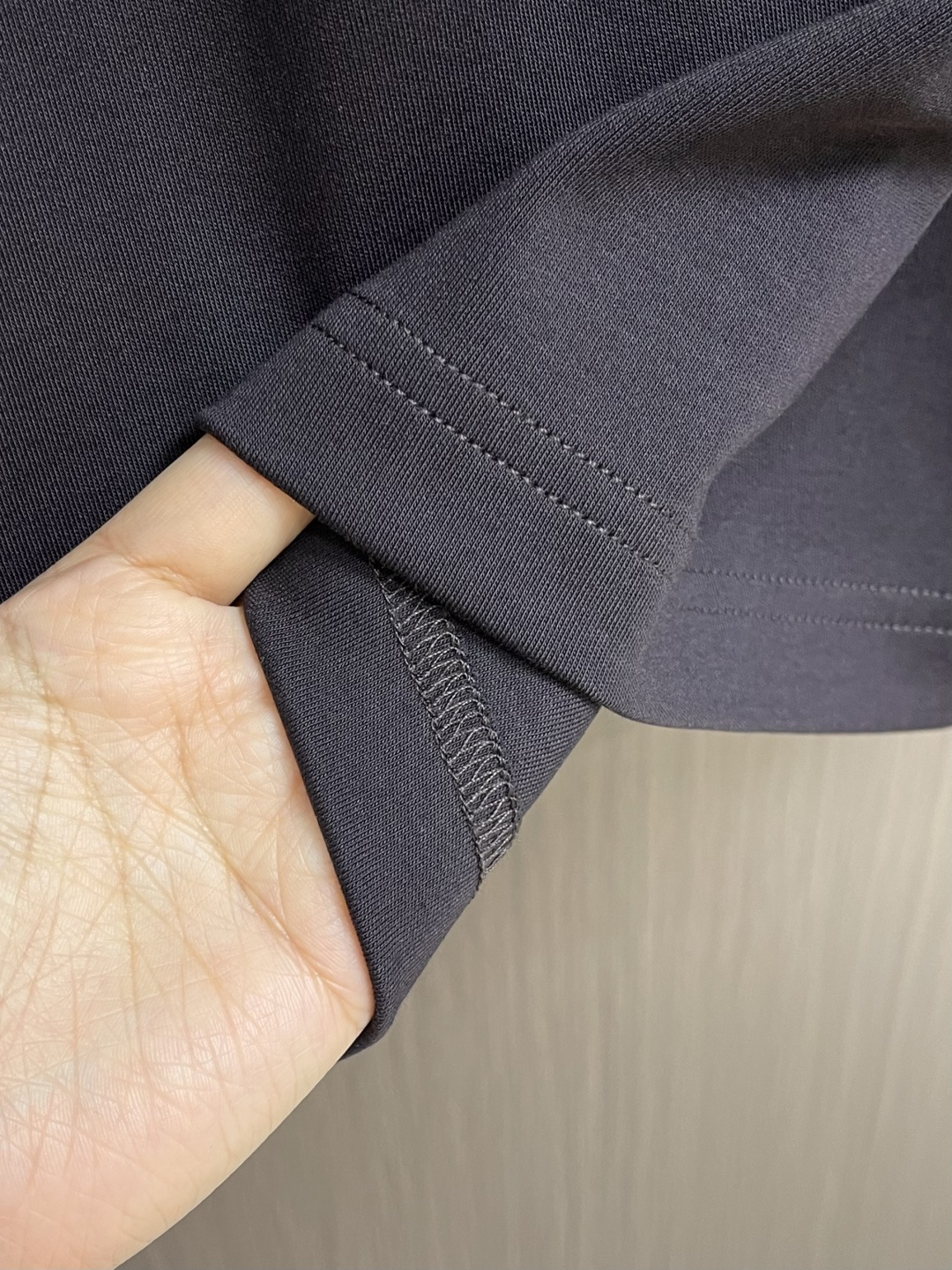 Berluti 布鲁提 2026SS夏季短袖圆领T恤打底衫，胸前简约logo设计，简约大气时尚百搭，手感